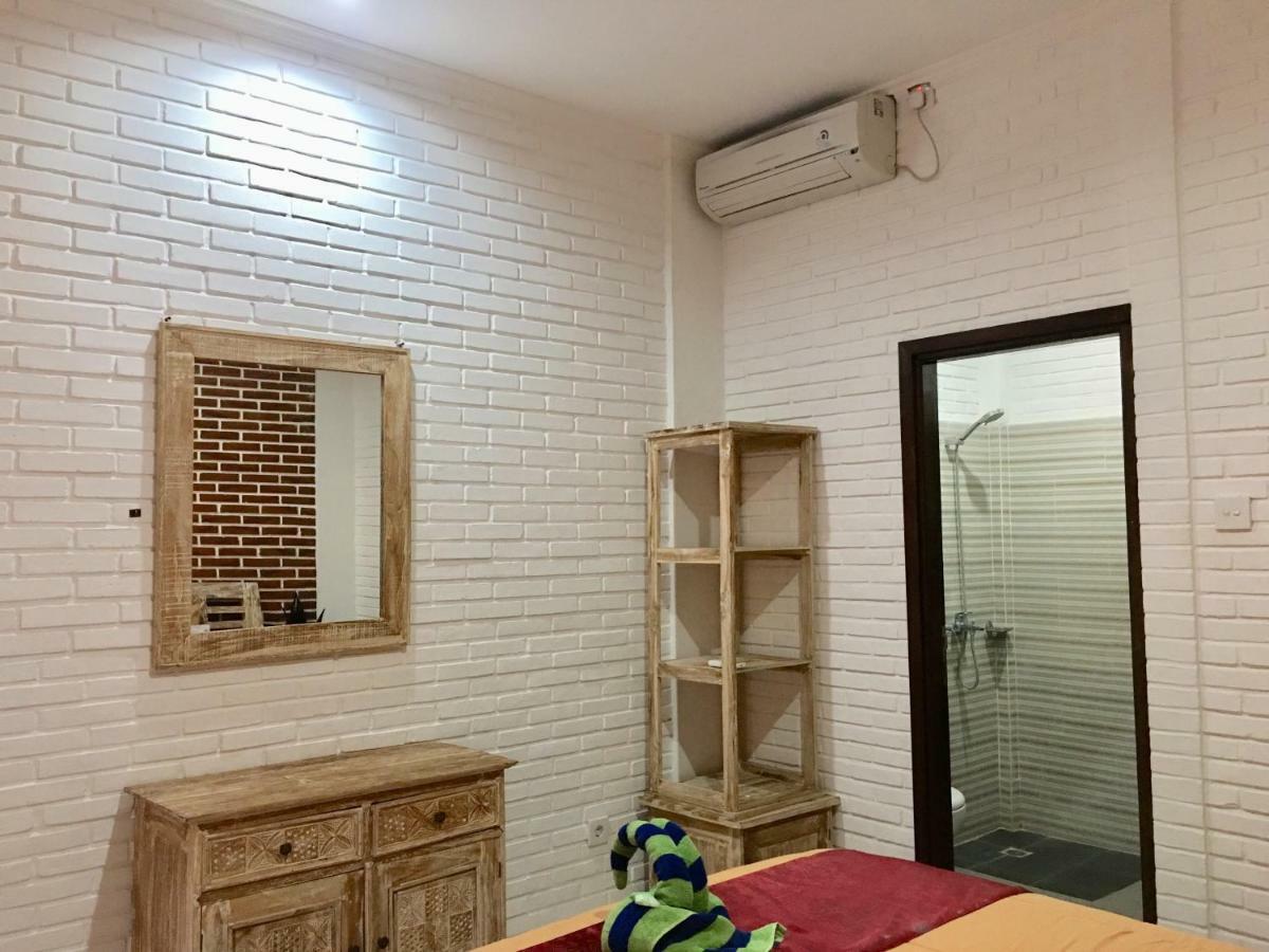 Mikuk Homestay Canggu Екстер'єр фото